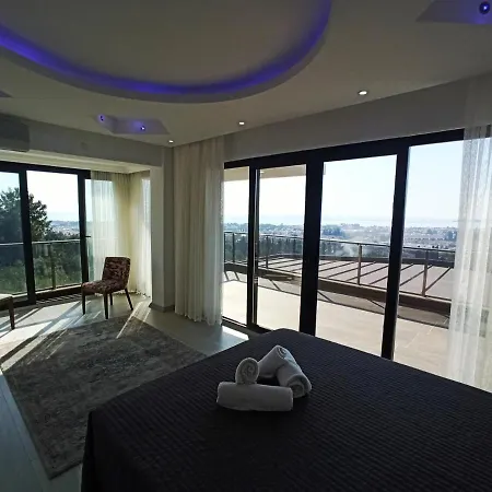 Sunset Villa *
